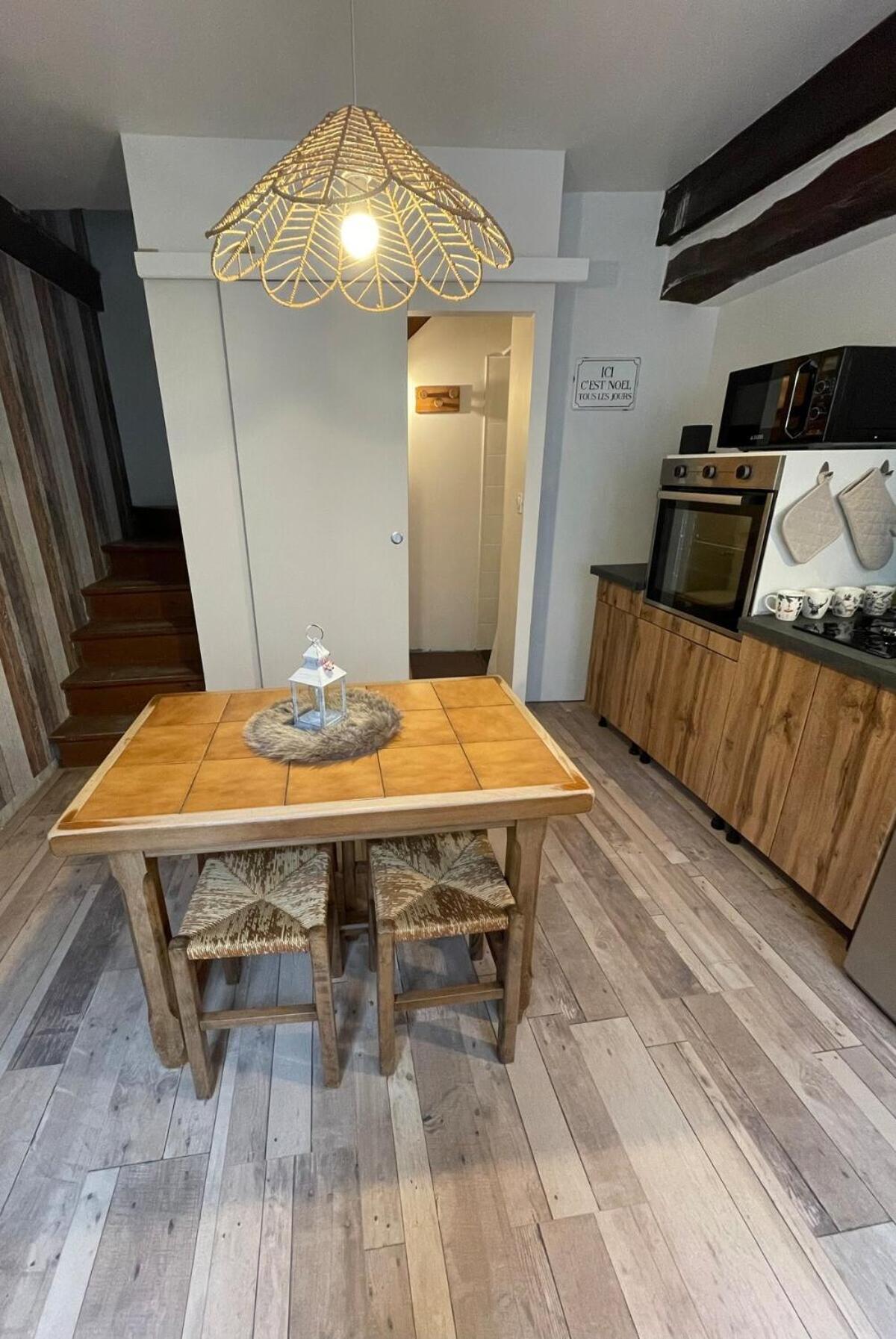 "La Petite Maison" Triplex Au Centre Ville - Les Terres Du Roy Avallon Exterior foto